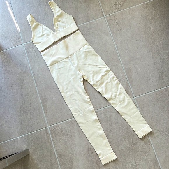 WeWoreWhat Seamless Activewear Set Size XS - Picture 7 of 9